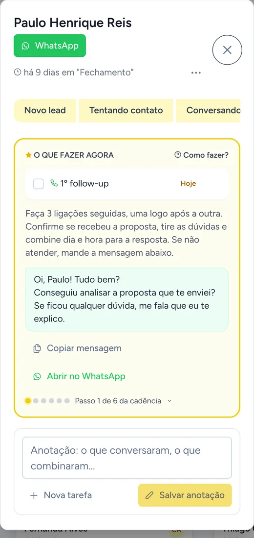 Ficha do contato no celular, com o próximo passo do follow-up